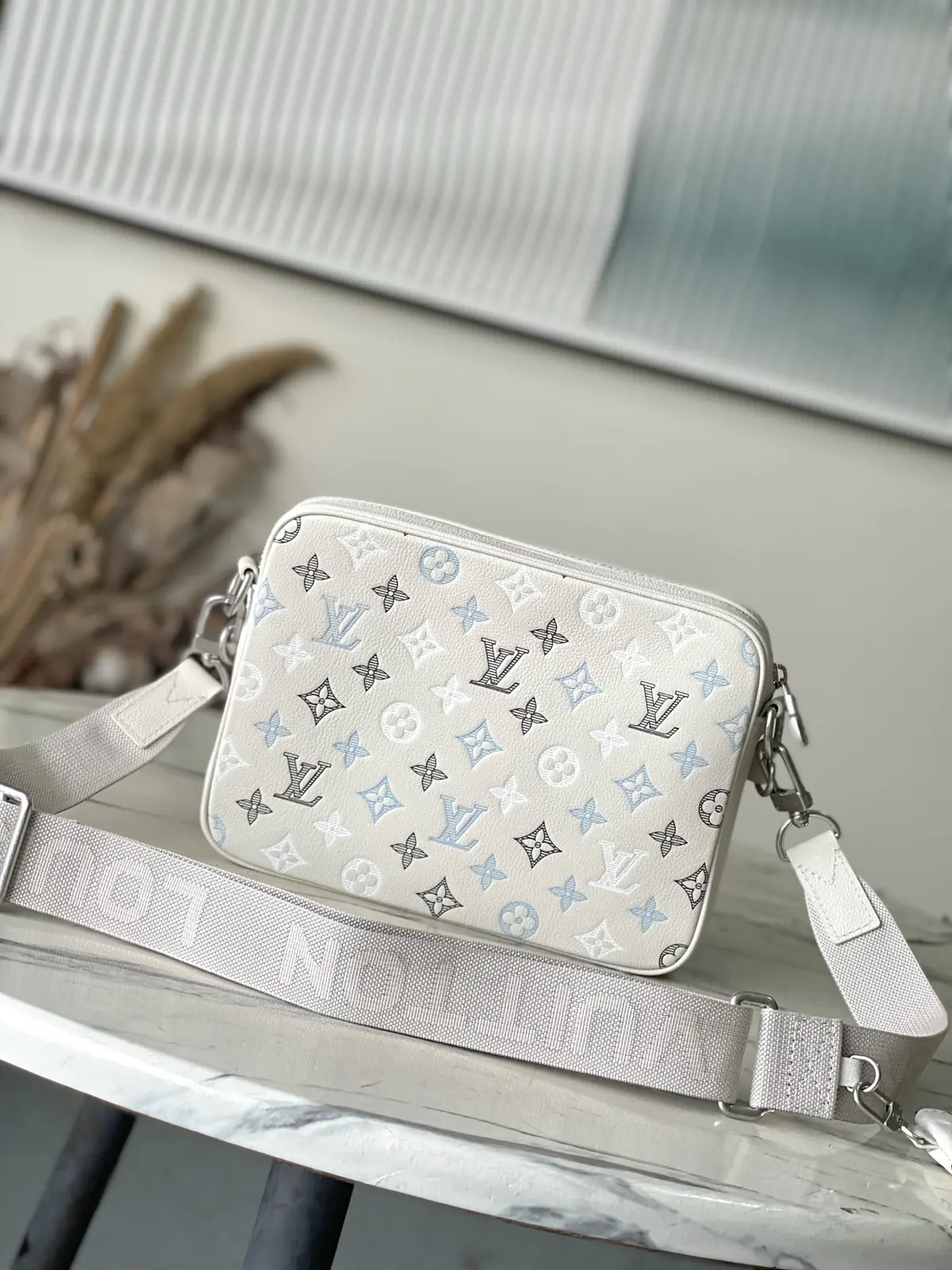 LV Style White Leather Messenger Bag Lookbook Reference image 3
