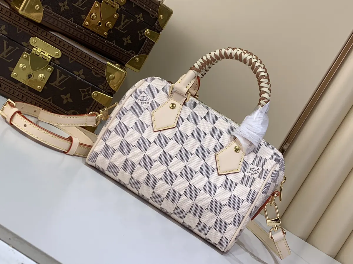 LV Style White Leather Shoulder Bag Lookbook Reference image 3