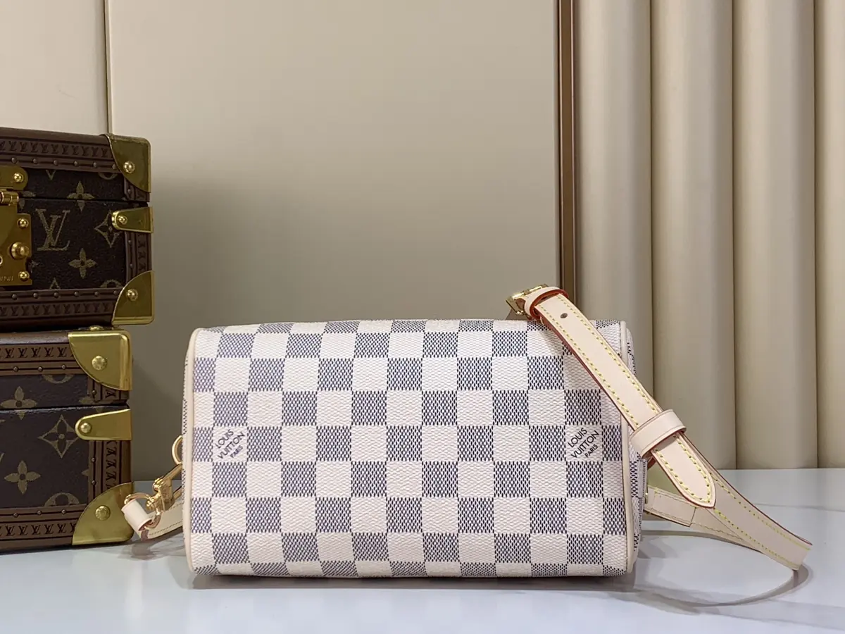 LV Style White Leather Shoulder Bag Lookbook Reference image 4