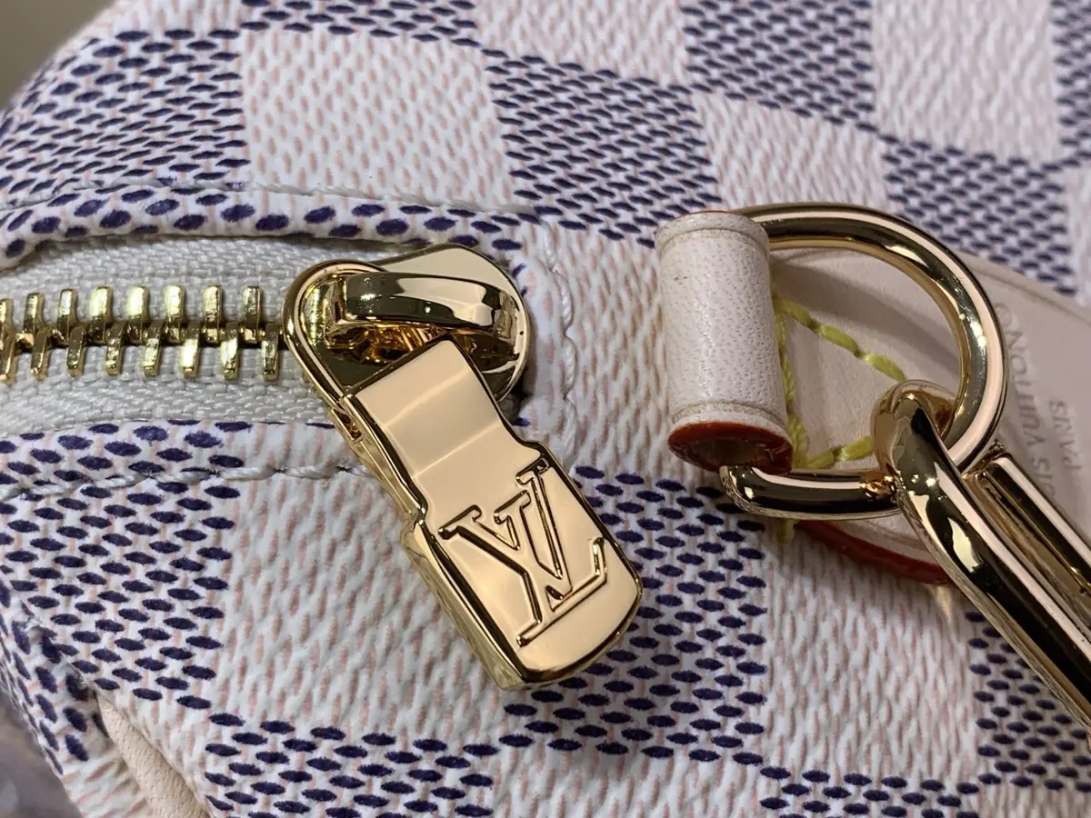 LV Style White Leather Shoulder Bag Lookbook Reference image 5