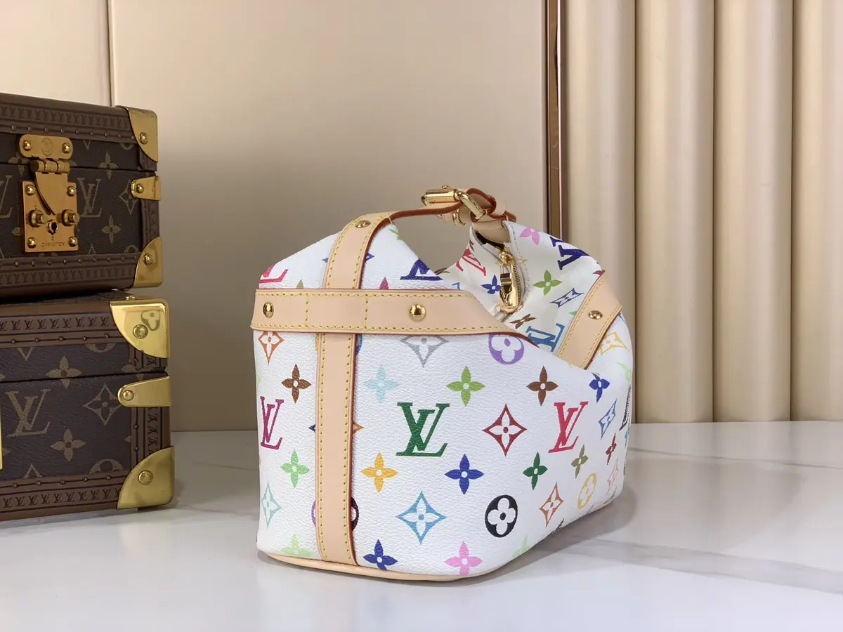 LV Style White Leather Toiletry Bag Lookbook Reference image 2