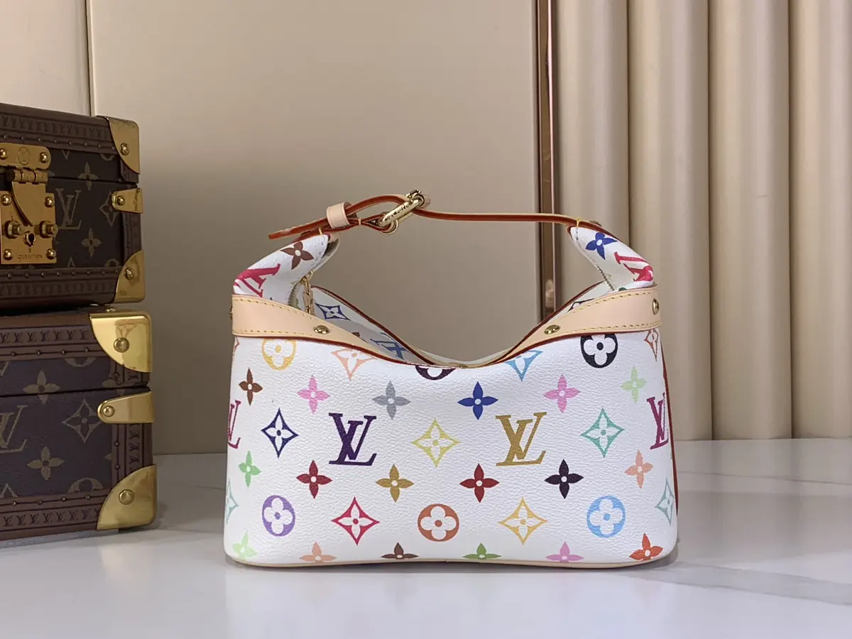 LV Style White Leather Toiletry Bag Lookbook Reference image 3