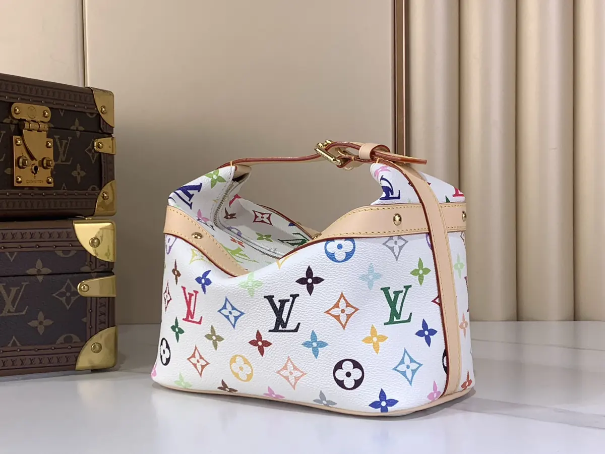 LV Style White Leather Toiletry Bag Lookbook Reference image 5