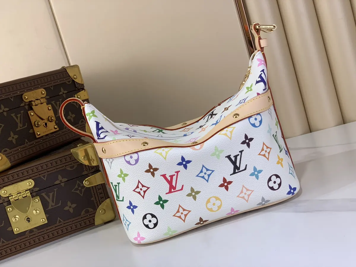 LV Style White Leather Toiletry Bag Lookbook Reference image 6