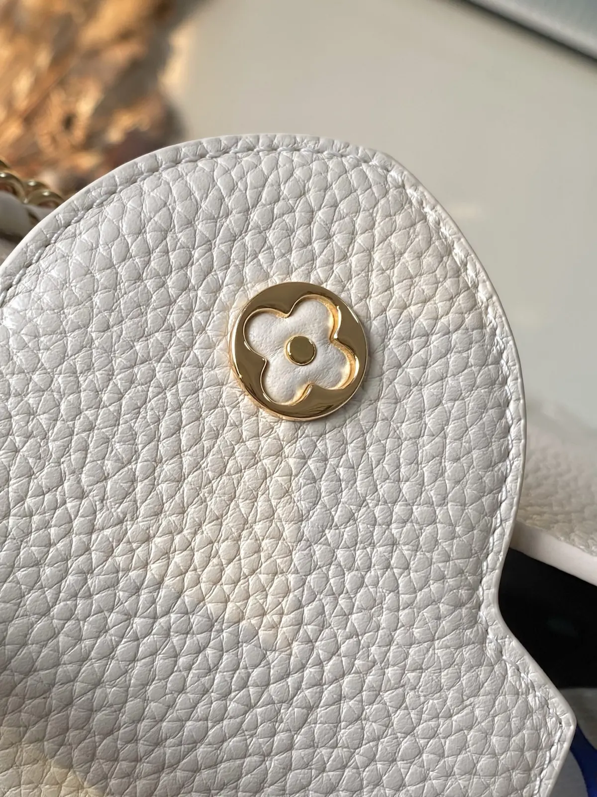 LV Style White Leather Top Handle Bag style reference detail image 7 from source 787661