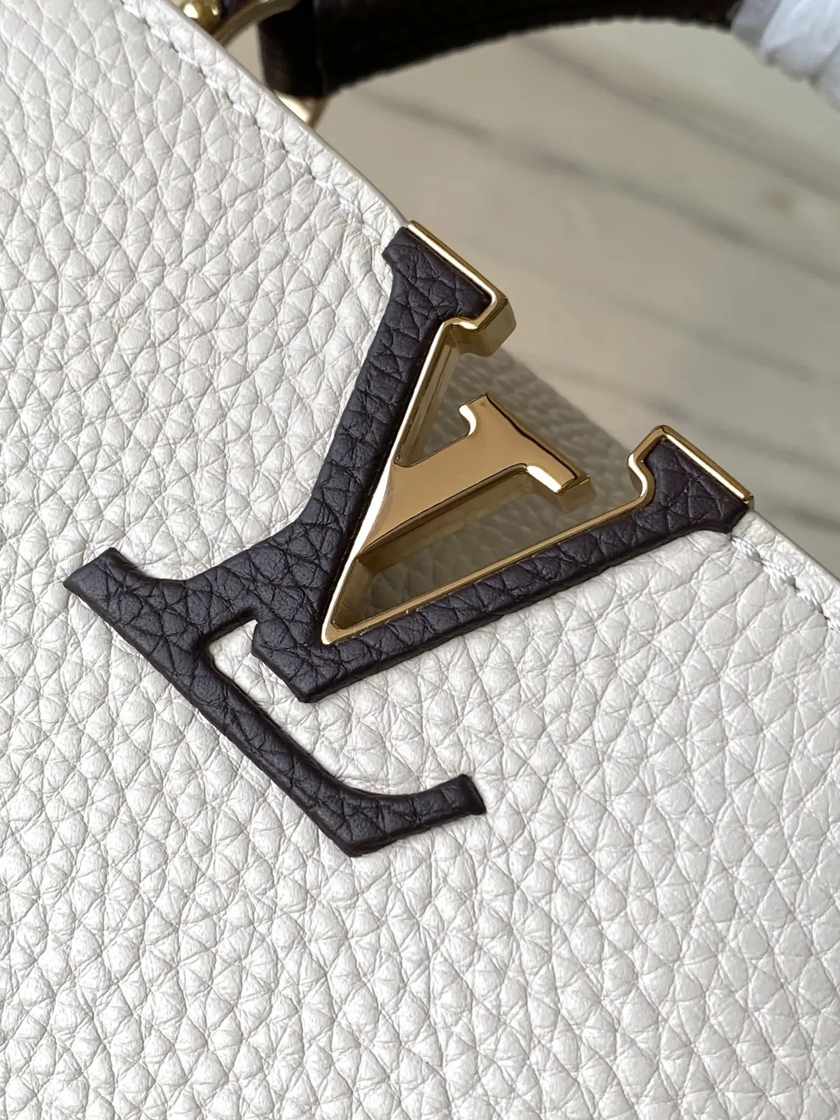 LV Style White Leather Top Handle Bag style reference detail image 5 from source 787662