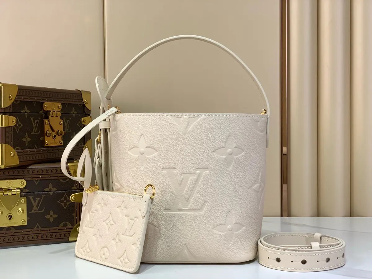 LV Style White Leather Top Handle Bag style reference detail image 1 from source 787680