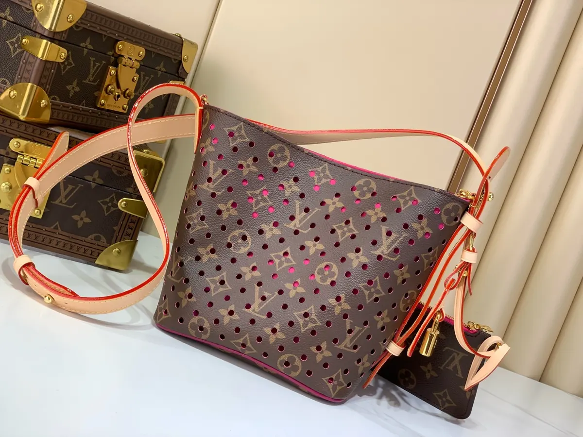 LV Style White Leather Top Handle Bag style reference detail image 3 from source 787708