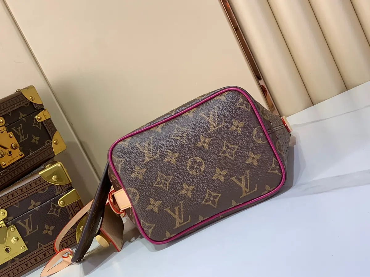 LV Style White Leather Top Handle Bag style reference detail image 4 from source 787708