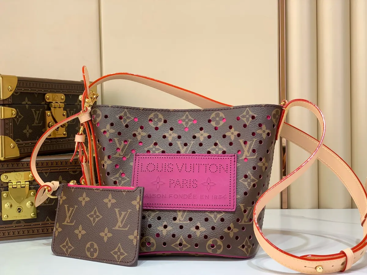 LV Style White Leather Top Handle Bag style reference detail image 5 from source 787708