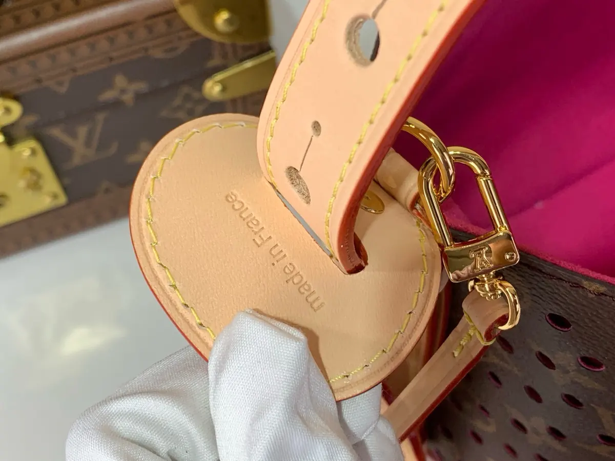 LV Style White Leather Top Handle Bag style reference detail image 8 from source 787708