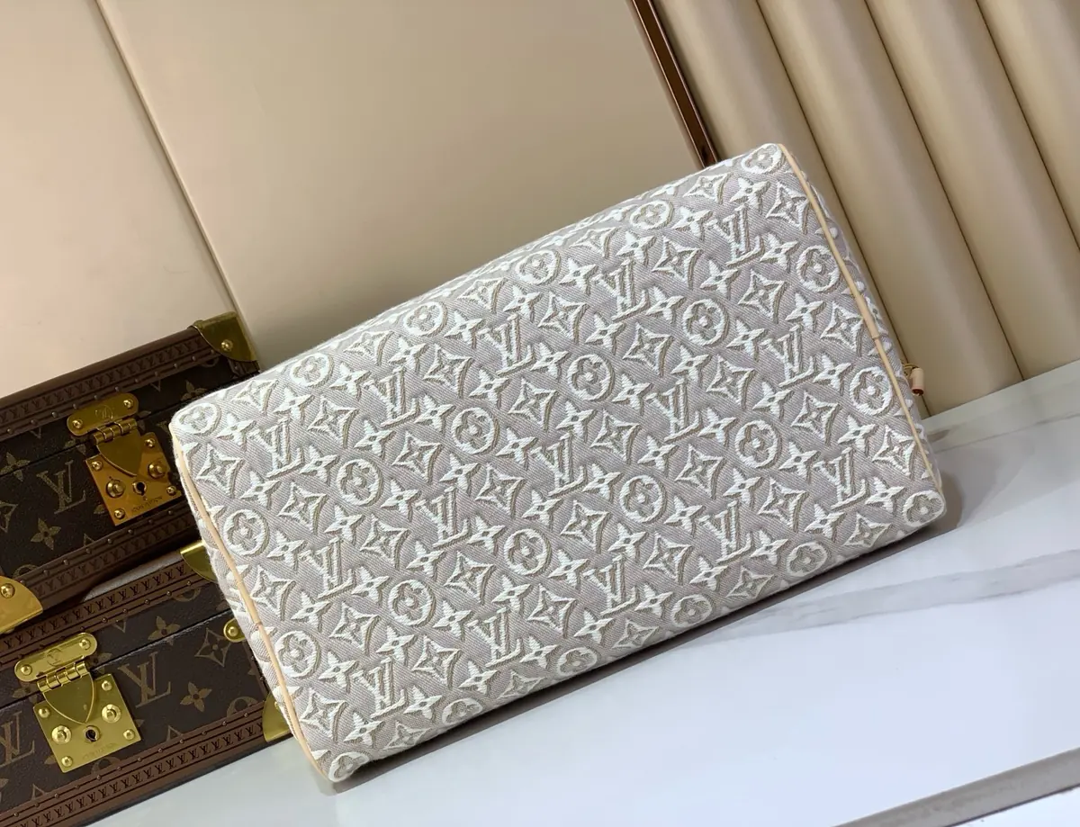LV Style White Leather Top Handle Bag style reference detail image 4 from source 787715