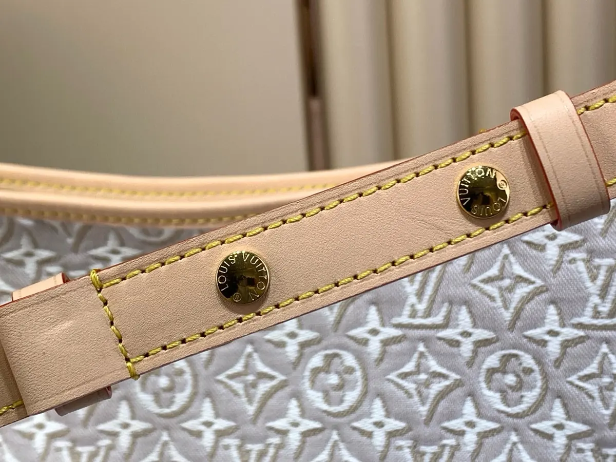 LV Style White Leather Top Handle Bag style reference detail image 6 from source 787716