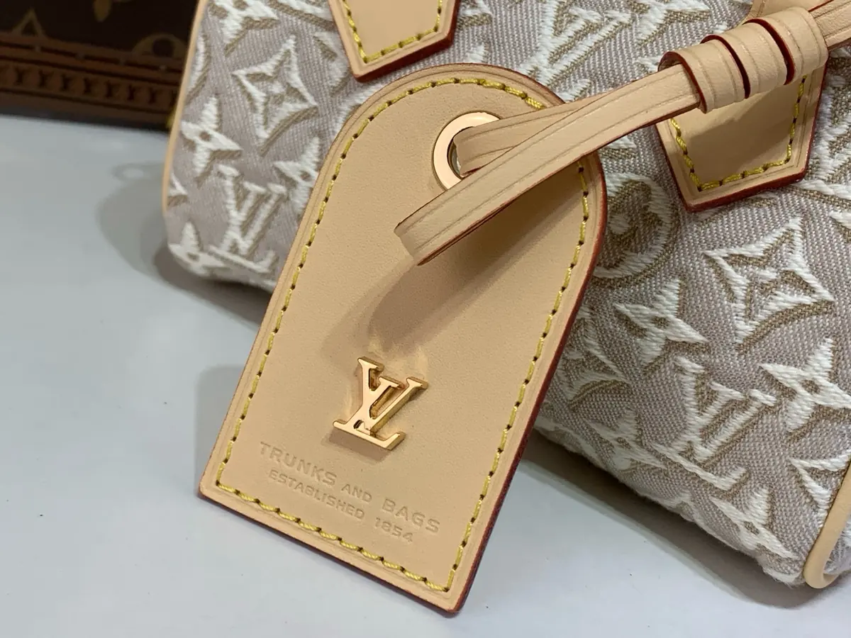 LV Style White Leather Top Handle Bag style reference detail image 5 from source 787717