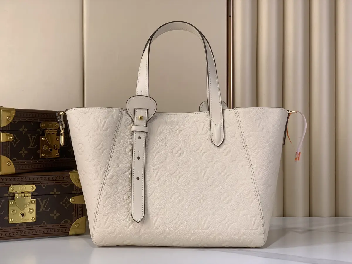 LV Style White Leather Tote Bag Lookbook Reference image 3
