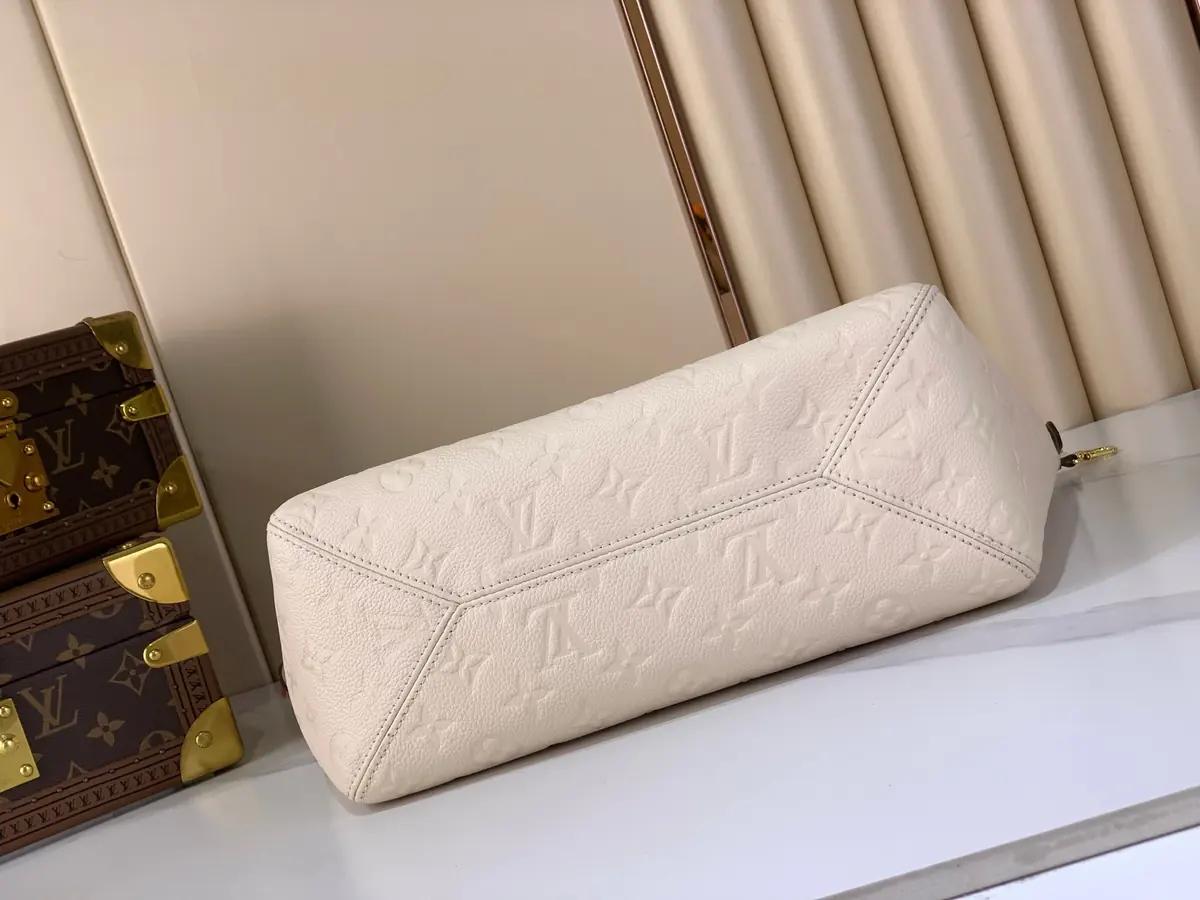 LV Style White Leather Tote Bag Lookbook Reference image 4