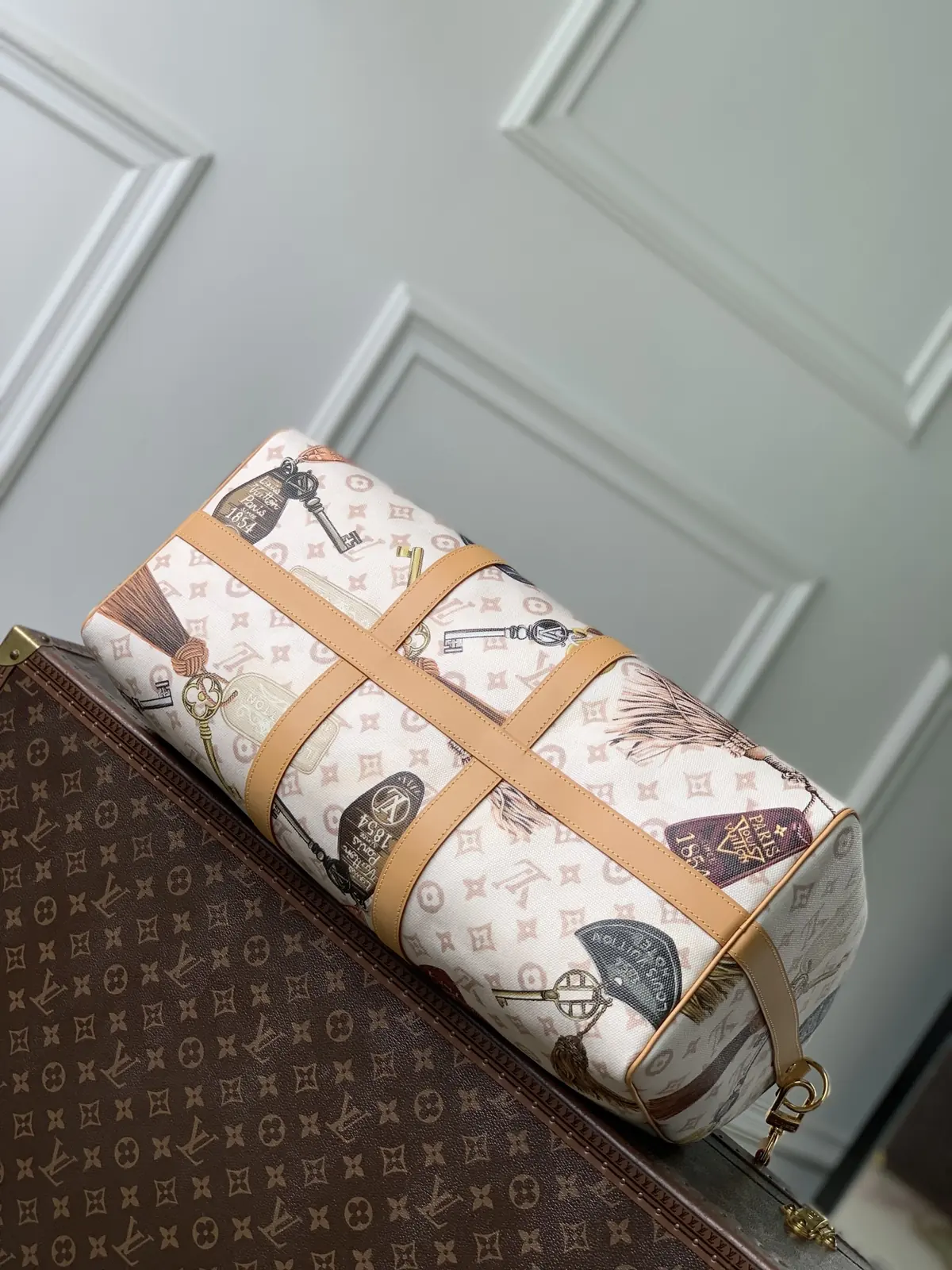 LV Style White Leather Travel Bag Lookbook Reference image 4