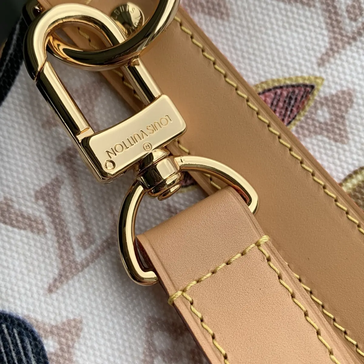 LV Style White Leather Travel Bag Lookbook Reference image 6