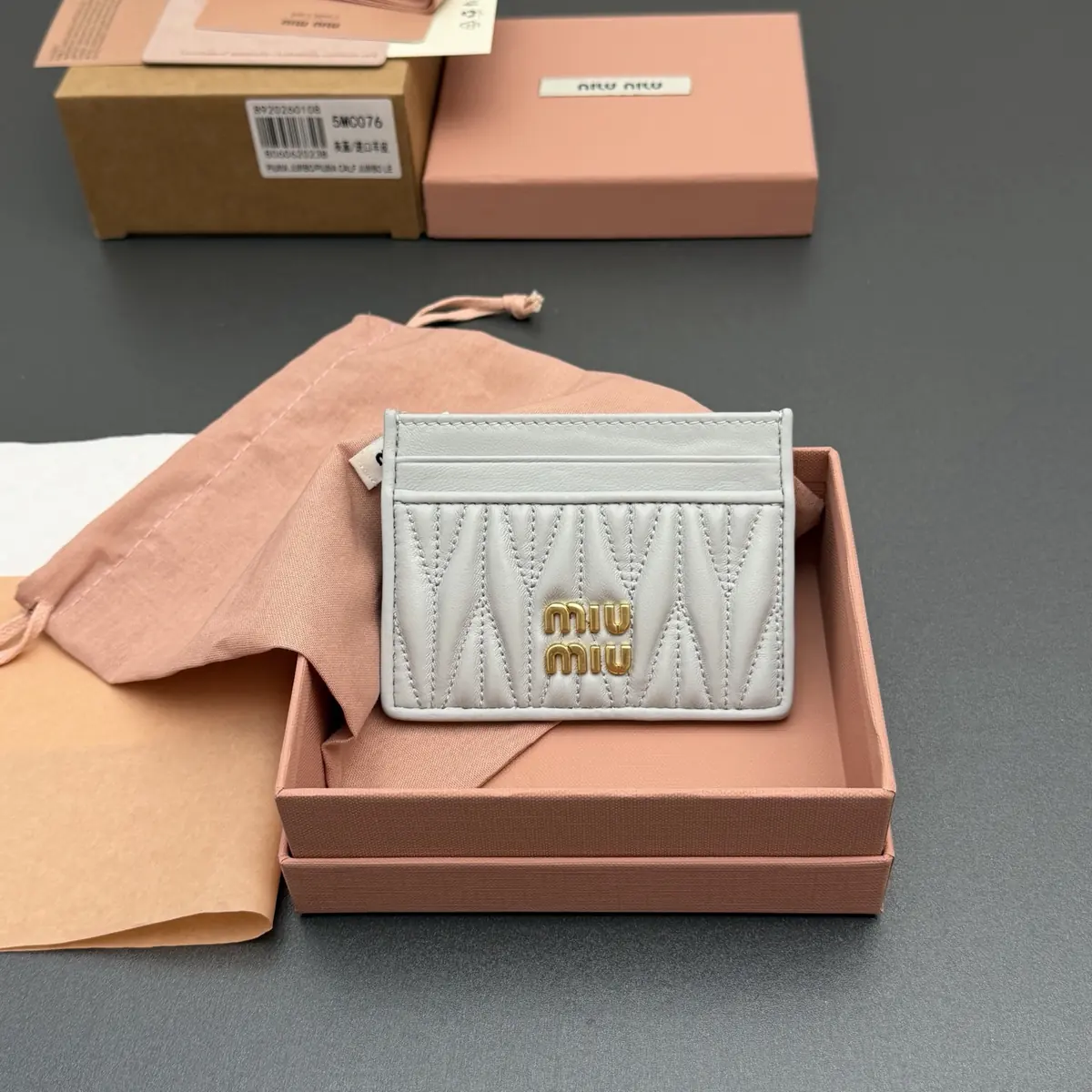 Miu Miu Style Beige Leather Card Holder Lookbook Reference image 1