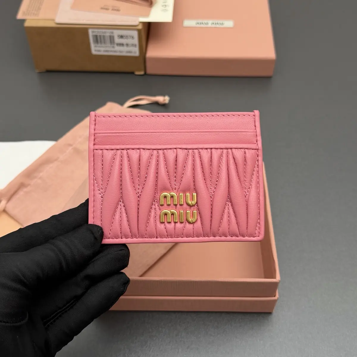 Miu Miu Style Beige Leather Card Holder Lookbook Reference image 6