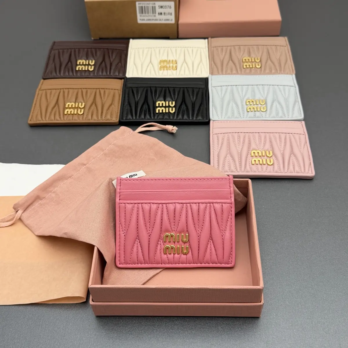 Miu Miu Style Beige Leather Card Holder Lookbook Reference image 1