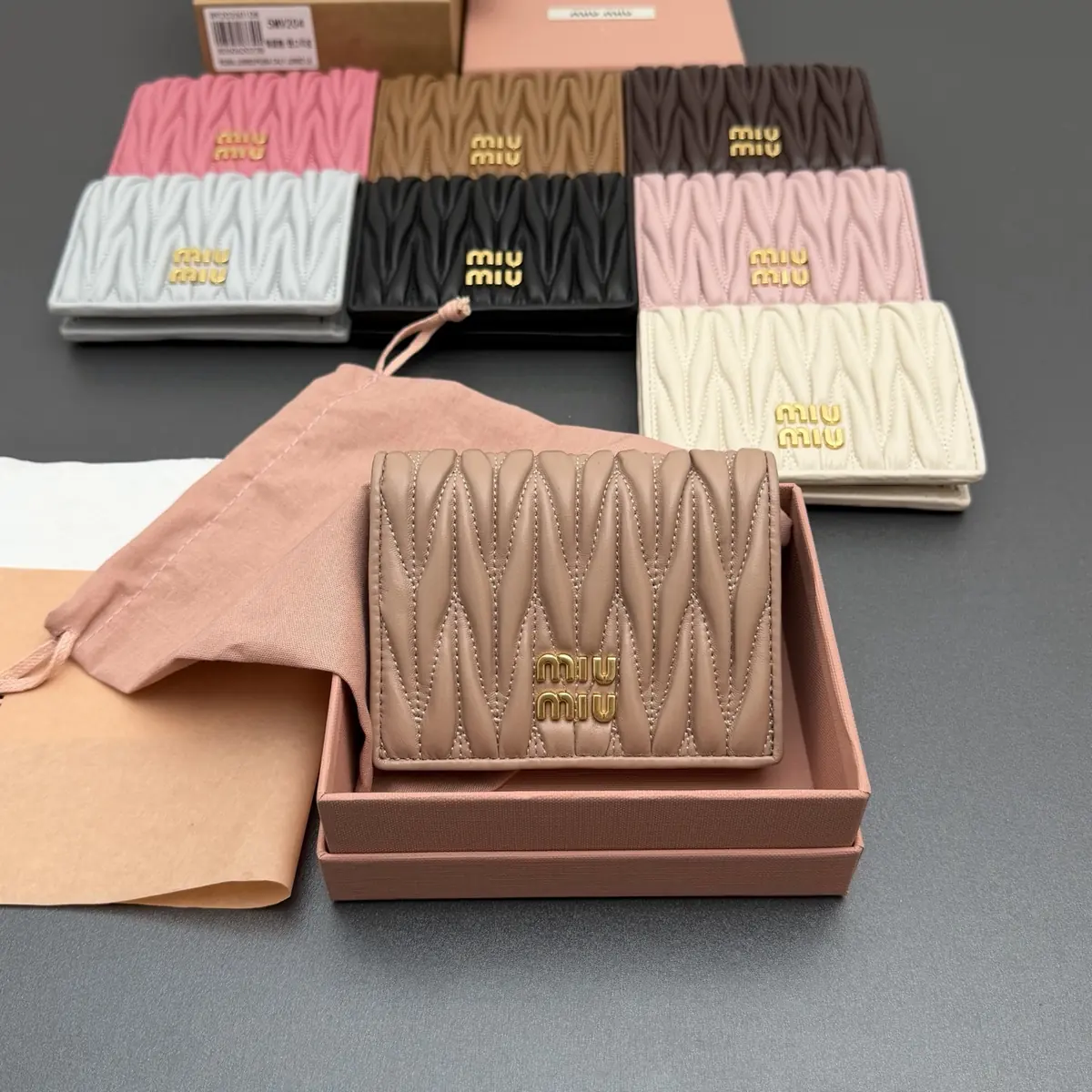 Miu Miu Style Beige Leather Wallet Lookbook Reference image 4
