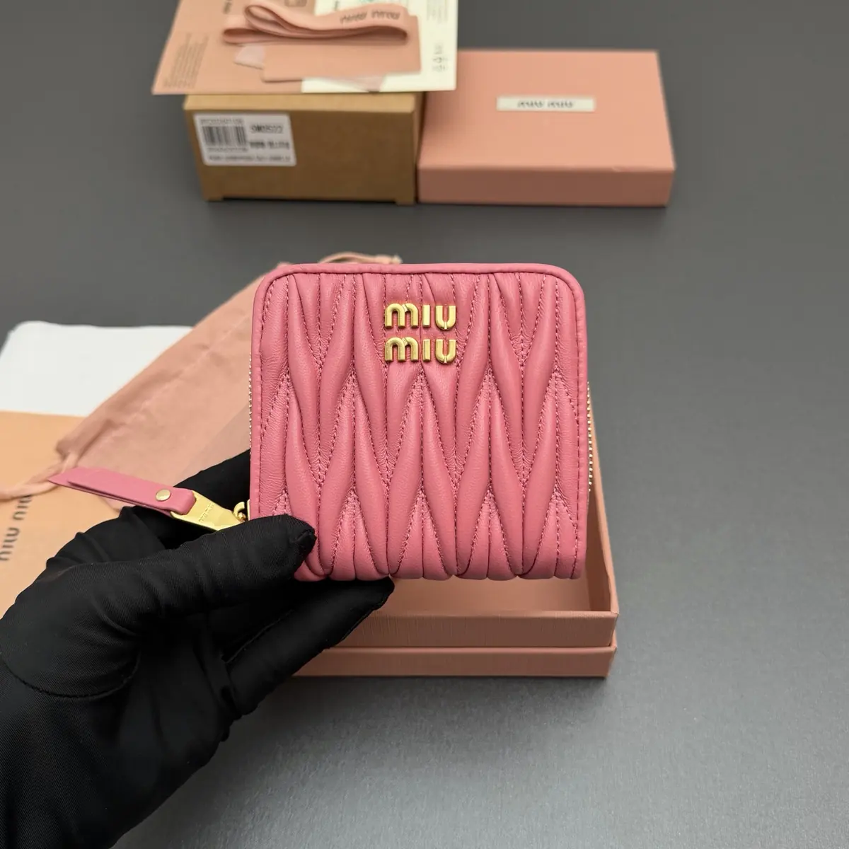 Miu Miu Style Beige Leather Wallet Lookbook Reference image 5