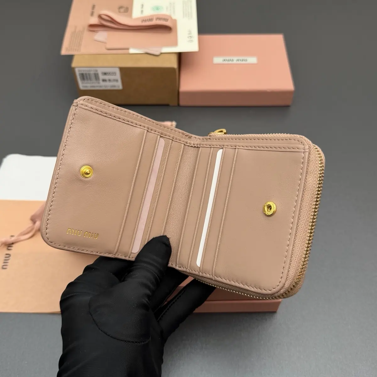 Miu Miu Style Beige Leather Wallet Lookbook Reference image 6