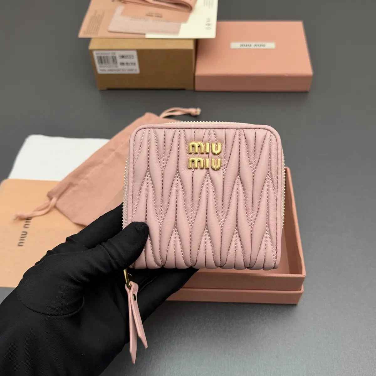 Miu Miu Style Beige Leather Wallet Lookbook Reference image 5