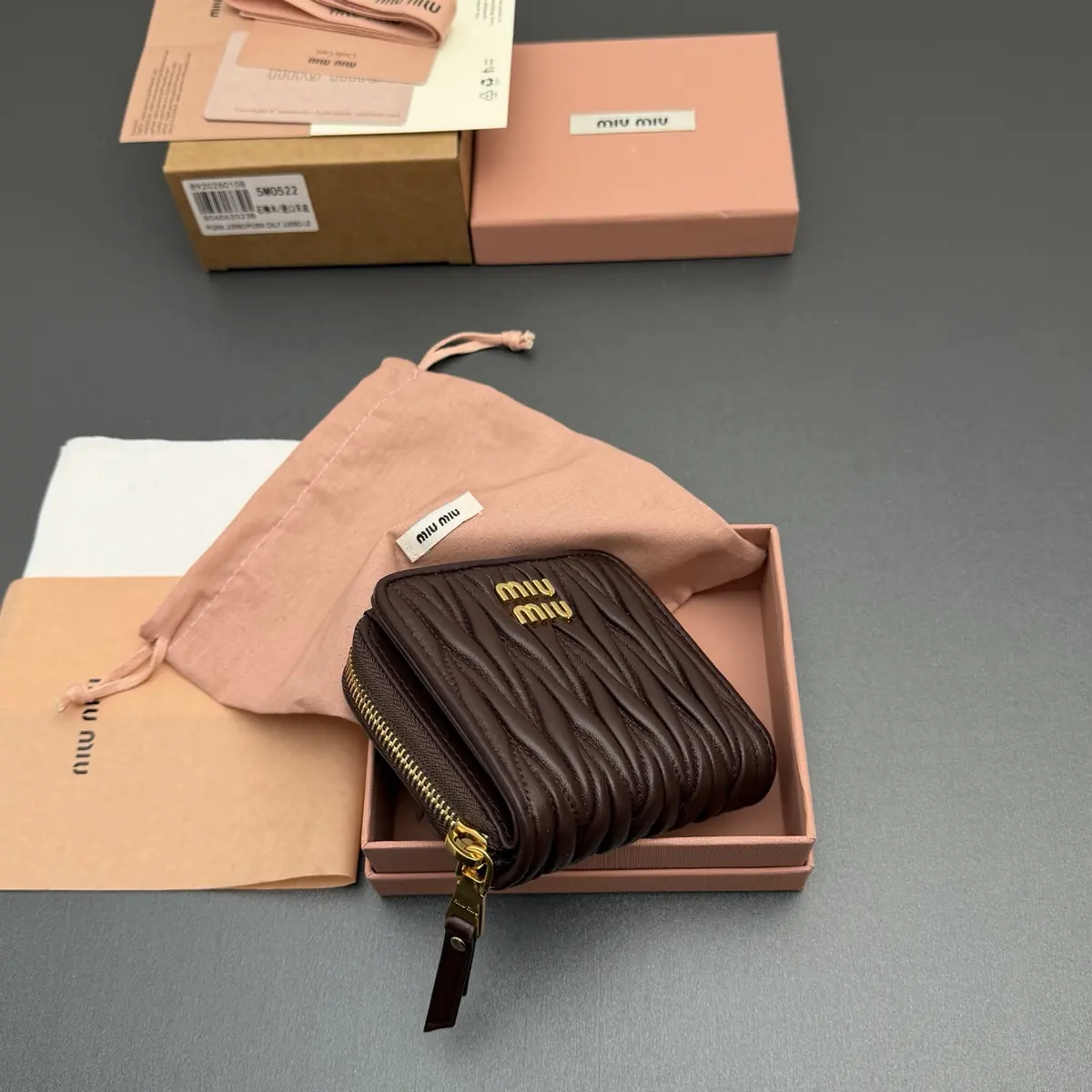 Miu Miu Style Beige Leather Wallet Lookbook Reference image 4