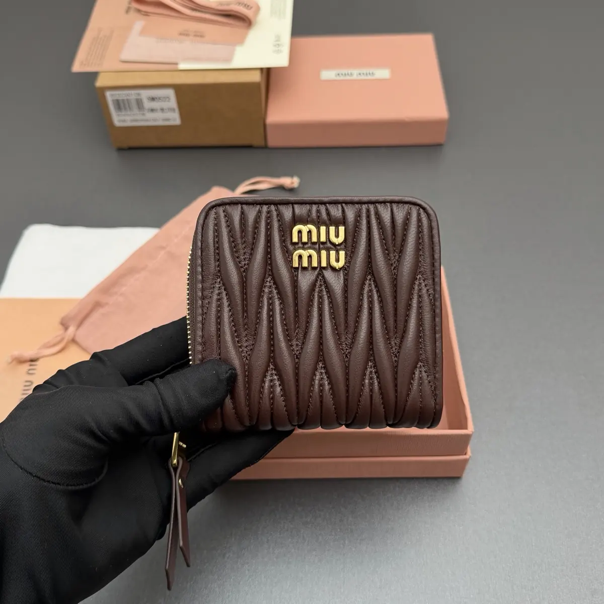 Miu Miu Style Beige Leather Wallet Lookbook Reference image 5