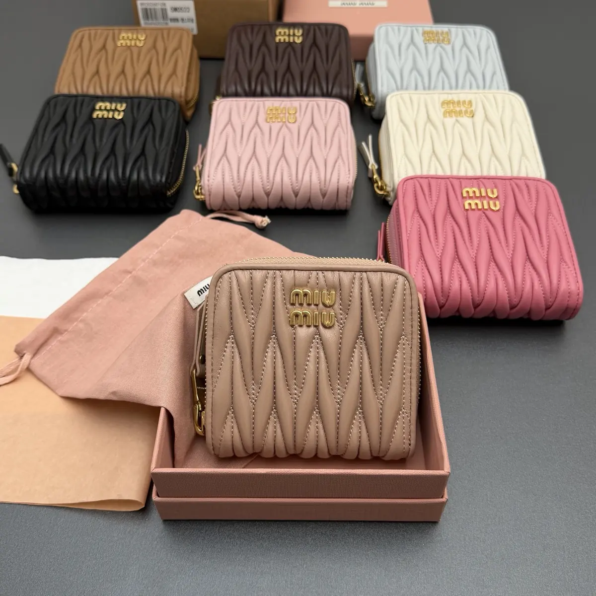 Miu Miu Style Beige Leather Wallet Lookbook Reference image 3