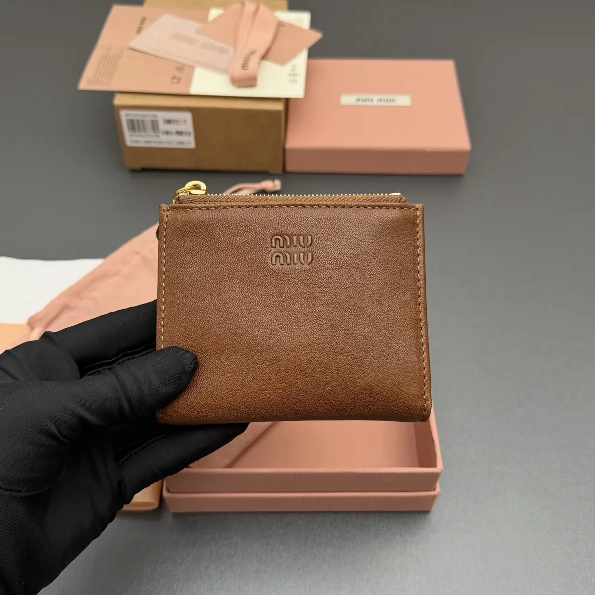 Miu Miu Style Beige Leather Wallet Lookbook Reference image 5