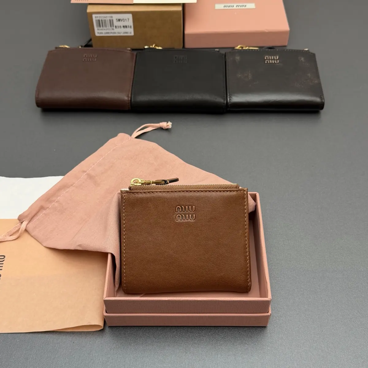 Miu Miu Style Beige Leather Wallet Lookbook Reference image 2