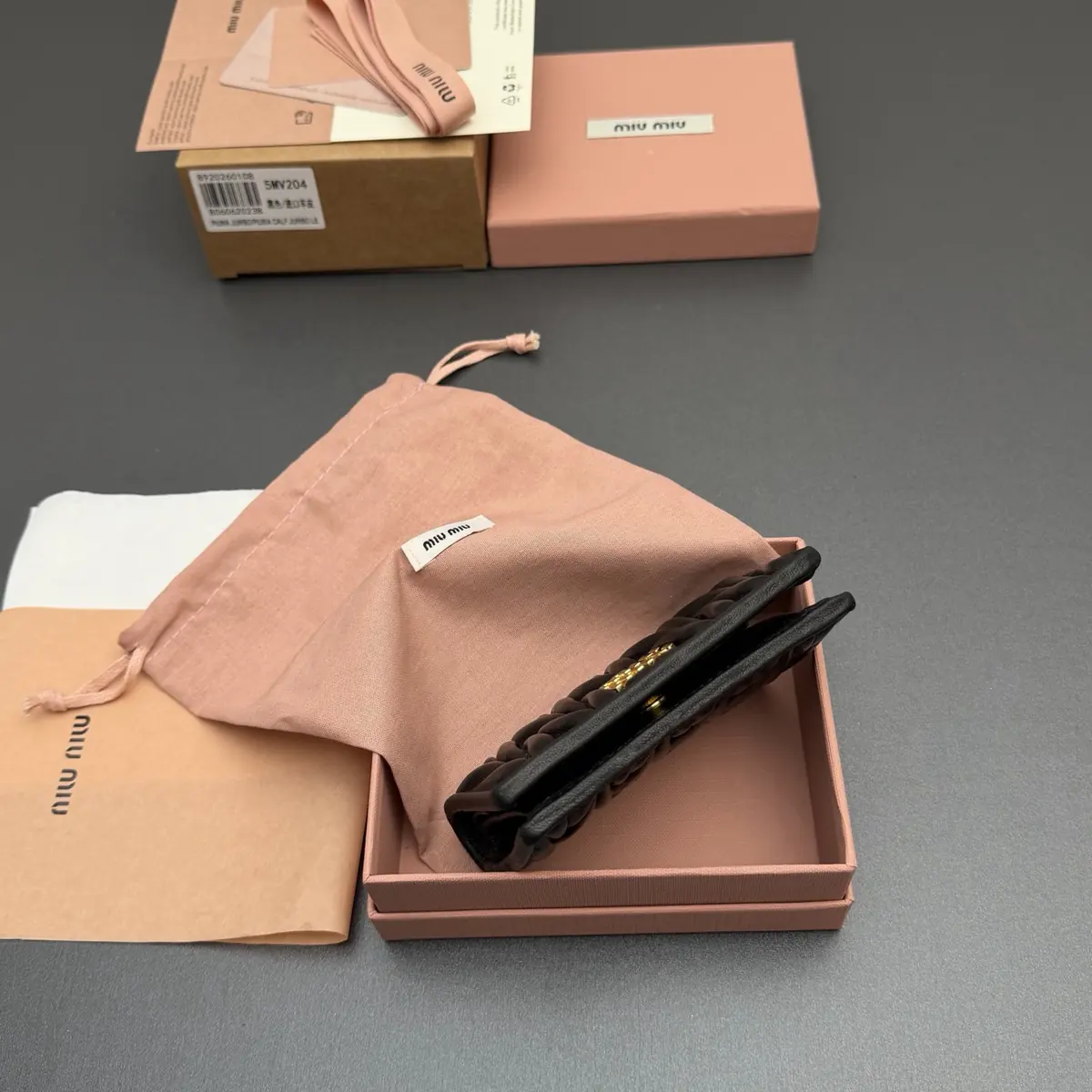 Miu Miu Style Black Leather Wallet Lookbook Reference image 5