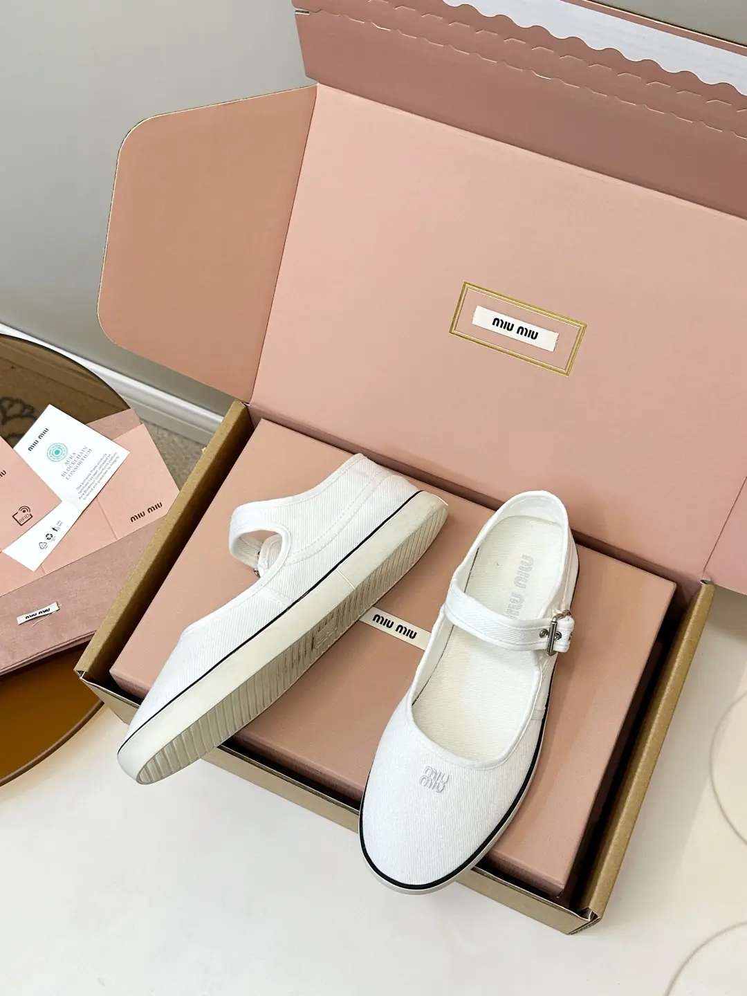 Miu Miu Style Canvas Bags Lookbook Reference image 5