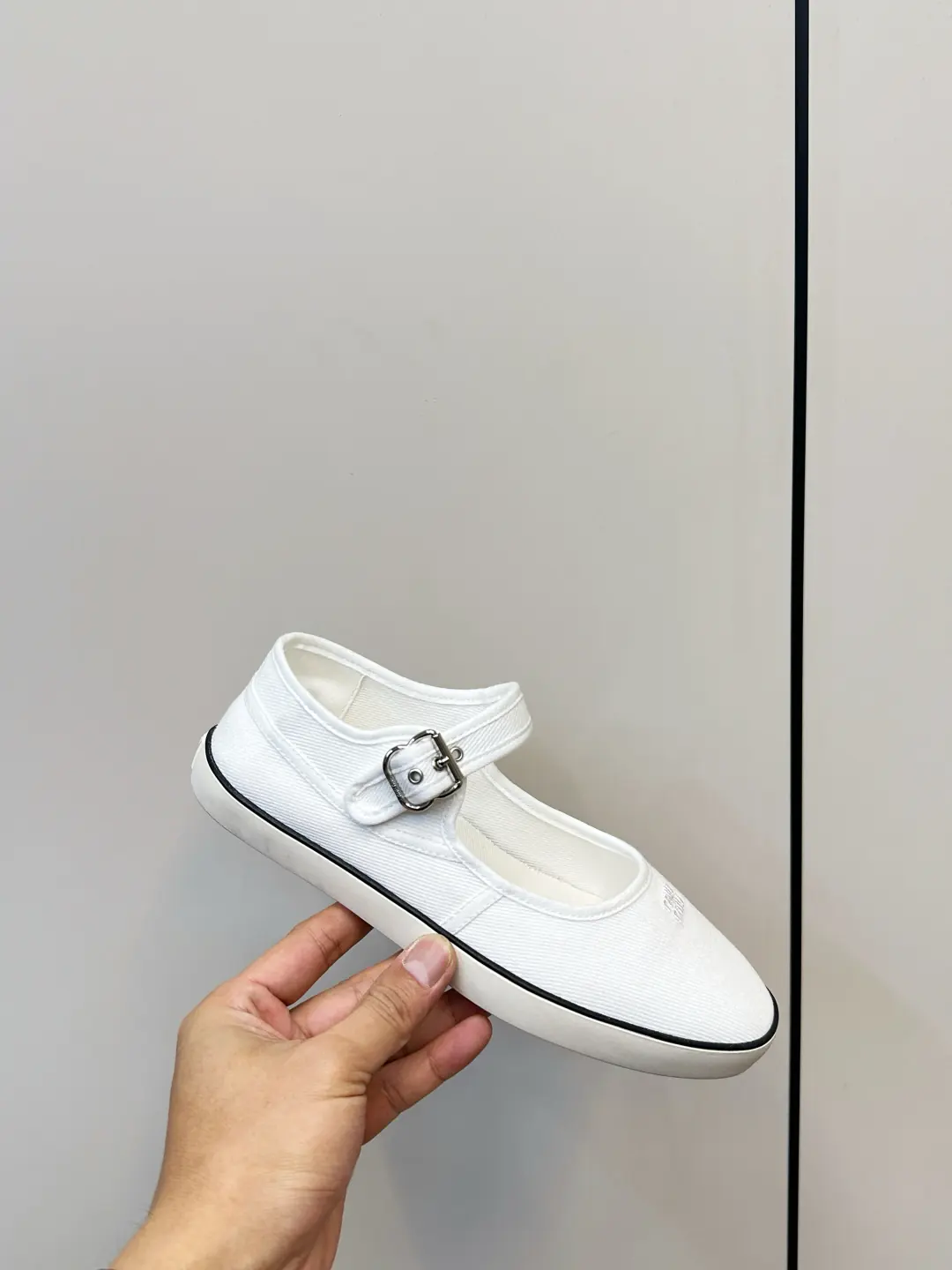 Miu Miu Style Canvas Bags Lookbook Reference image 6