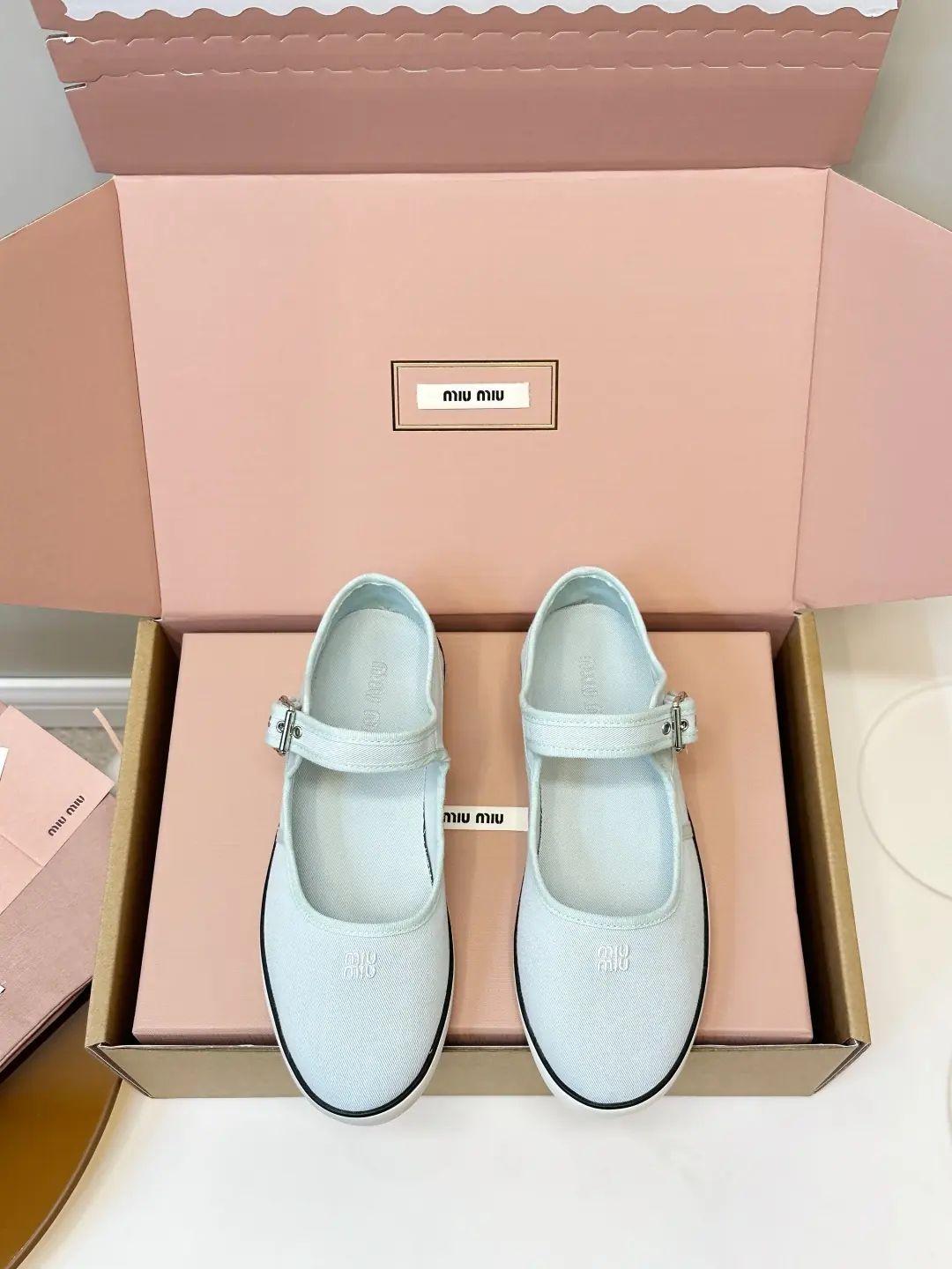 Miu Miu Style Canvas Bags Lookbook Reference image 1