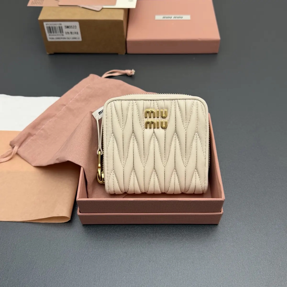 Miu Miu Style White Leather Wallet Lookbook Reference image 1