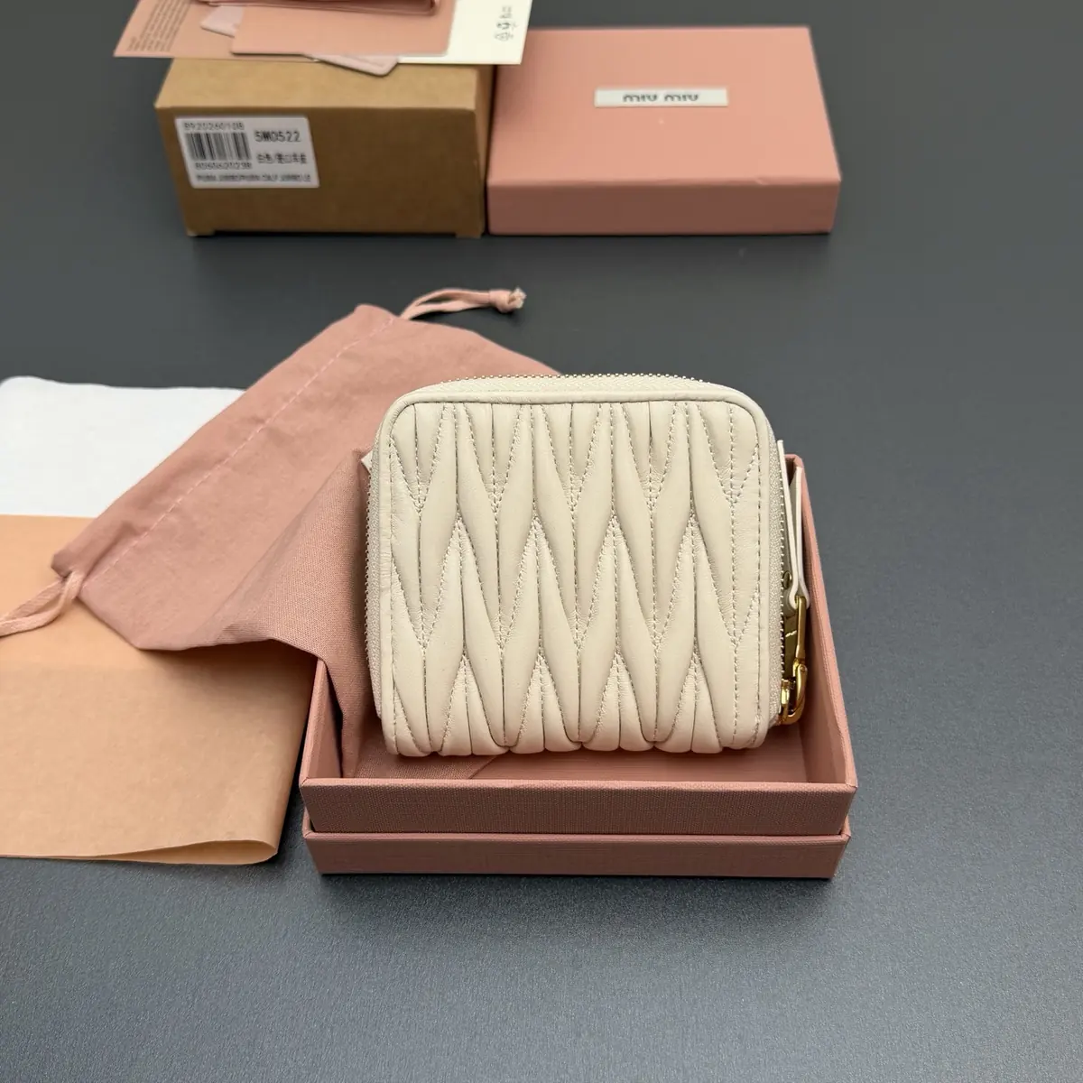 Miu Miu Style White Leather Wallet Lookbook Reference image 3