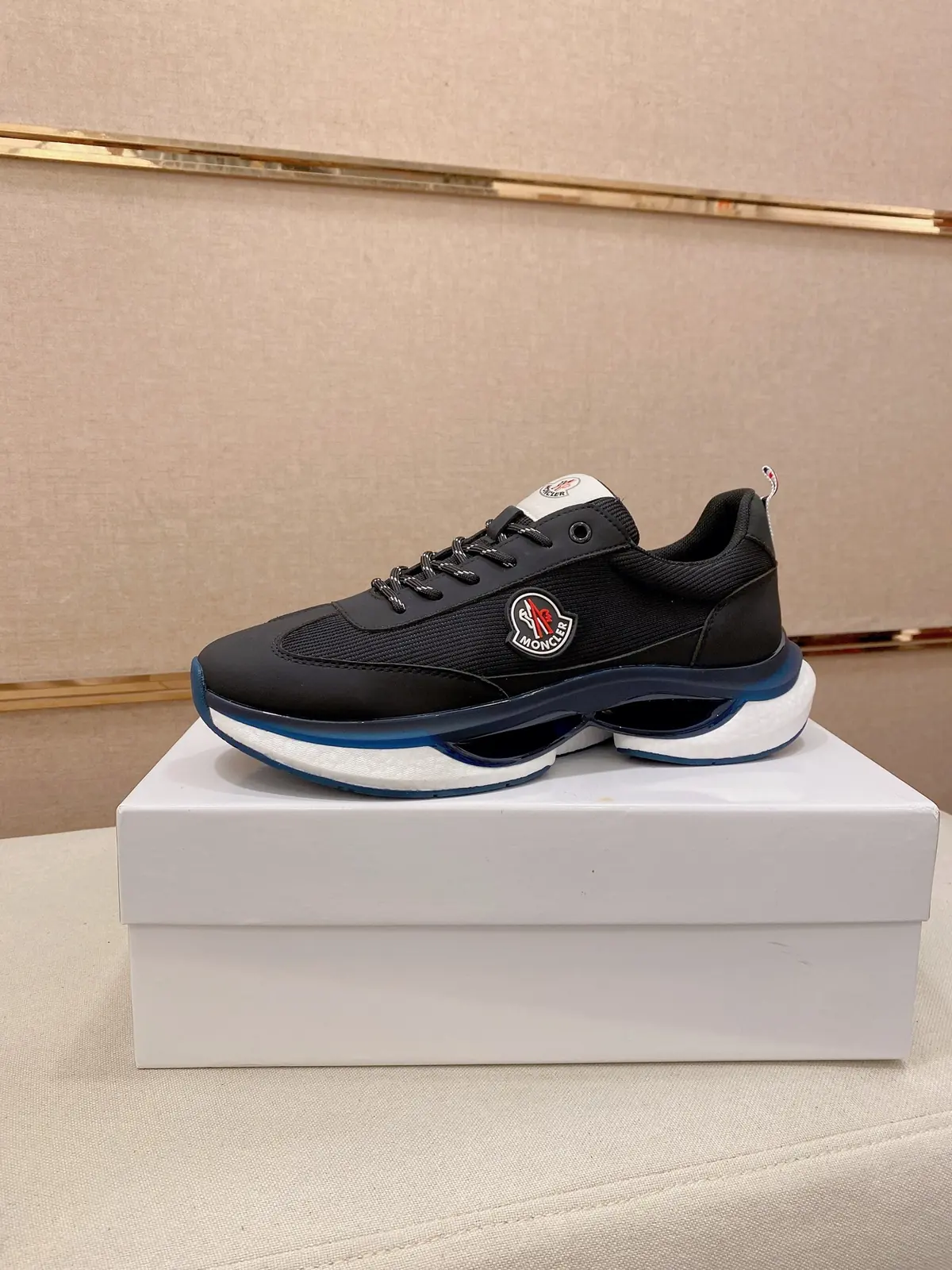 Moncler男 Style Black Leather Men's Shoes Lookbook Reference image 1