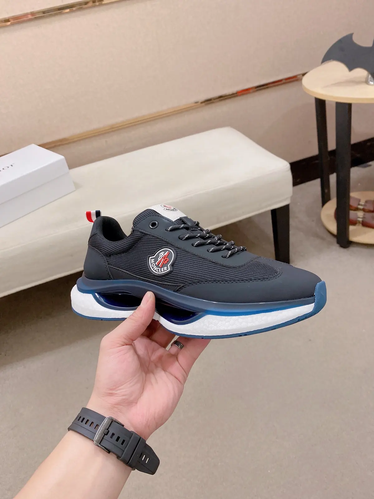 Moncler男 Style Black Leather Men's Shoes Lookbook Reference image 4