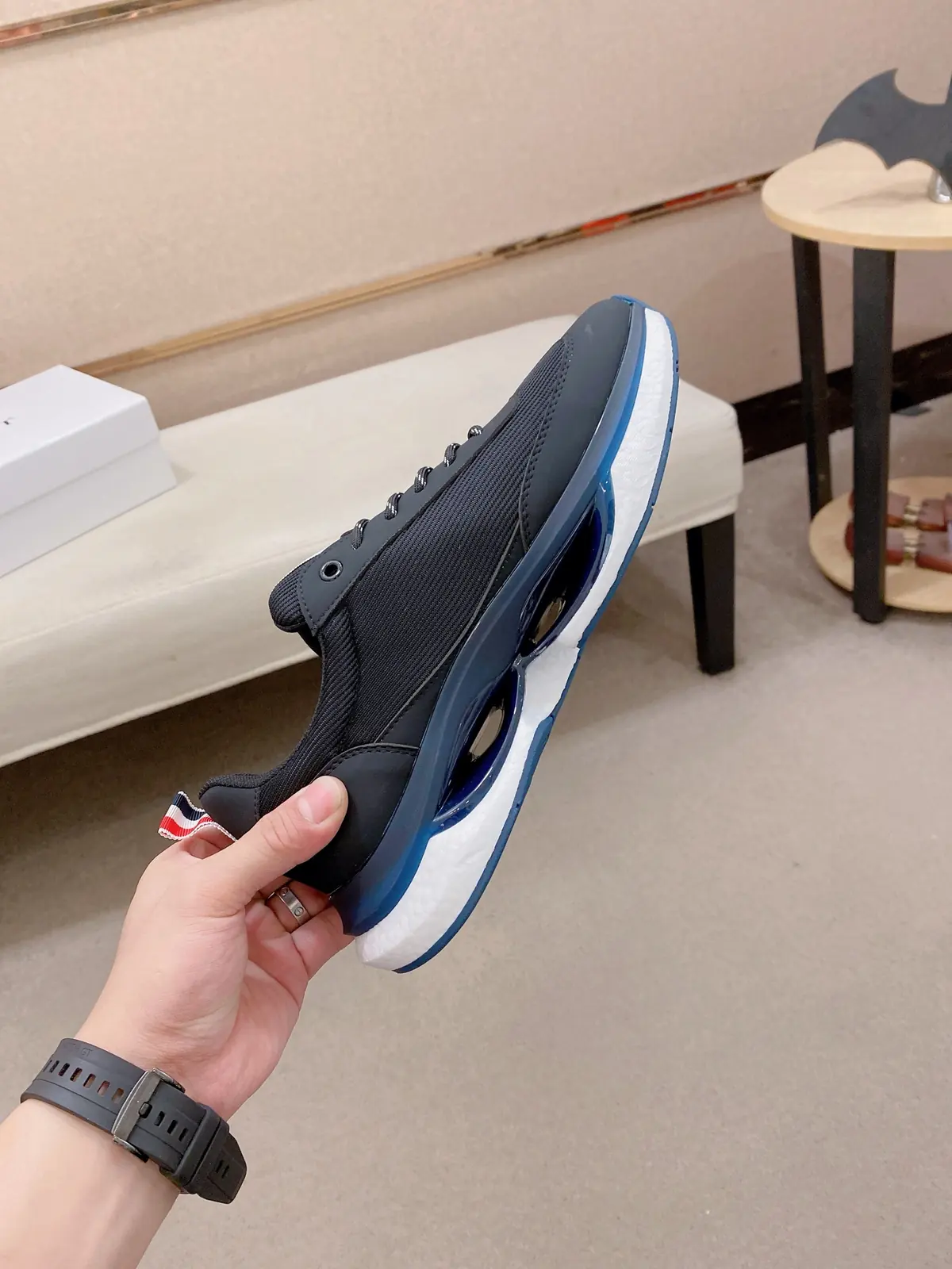 Moncler男 Style Black Leather Men's Shoes Lookbook Reference image 5