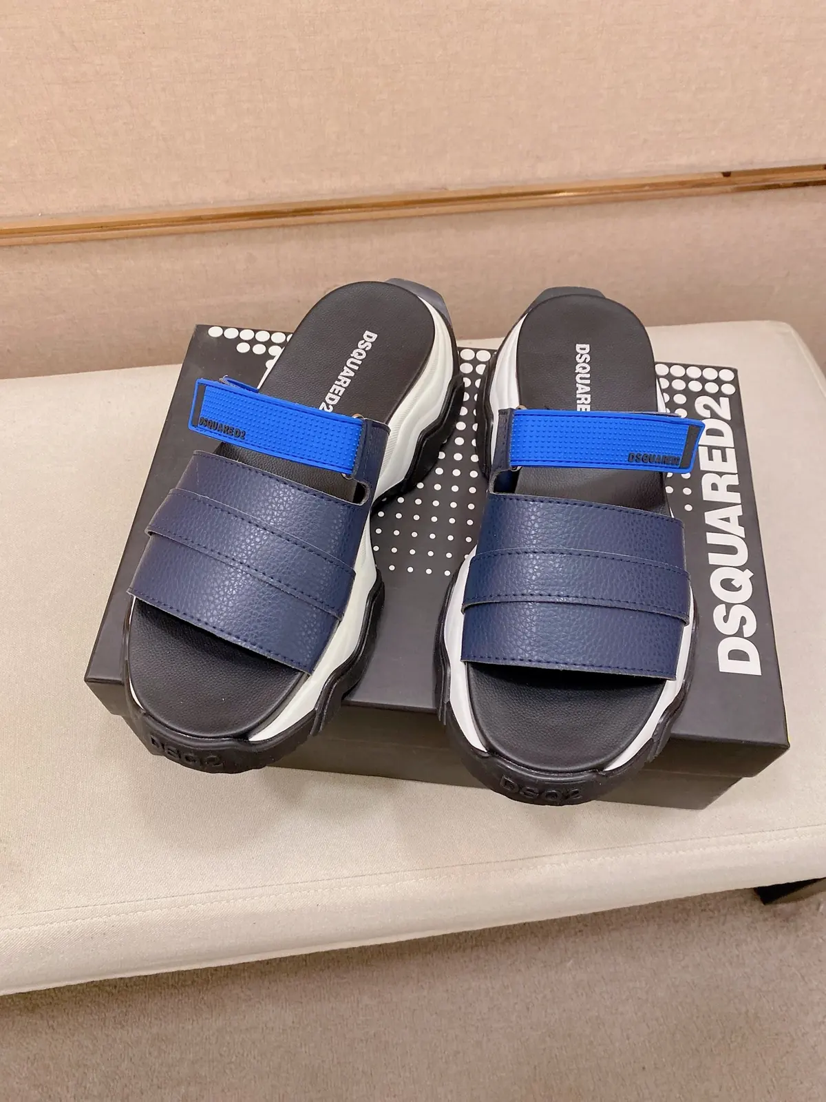 Moncler男 Style Leather Men's Shoes Lookbook Reference image 6