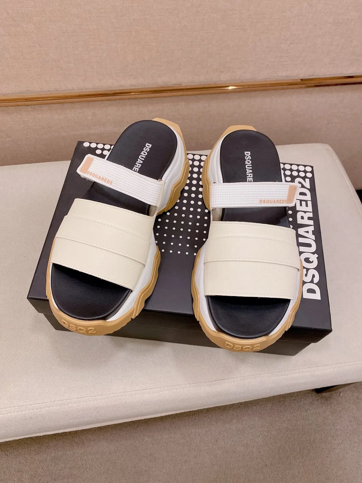 Moncler男 Style Leather Men's Shoes Lookbook Reference image 6