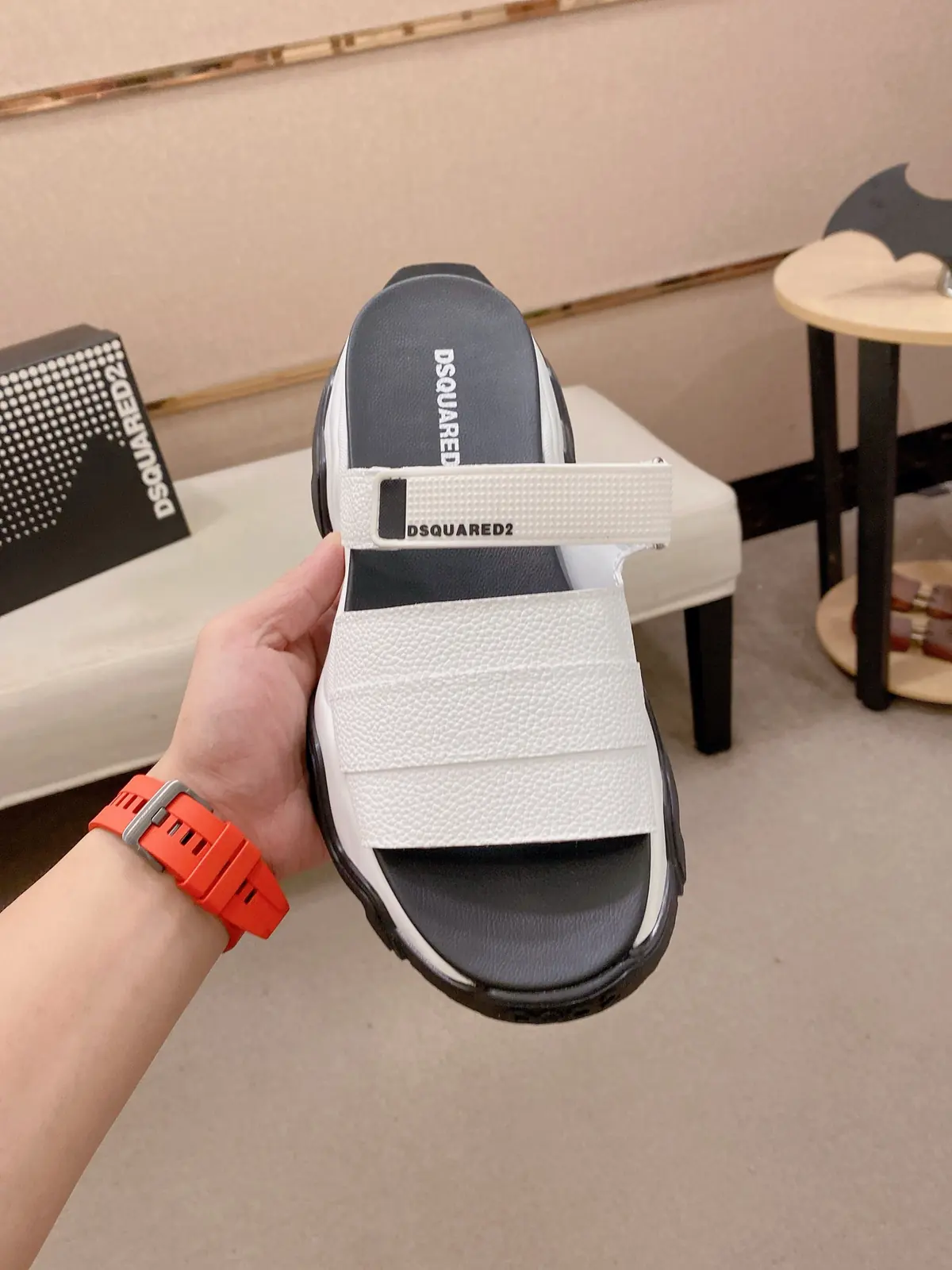 Moncler男 Style Leather Men's Shoes Lookbook Reference image 2