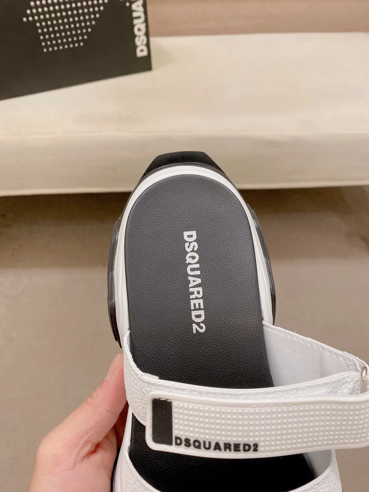 Moncler男 Style Leather Men's Shoes Lookbook Reference image 5