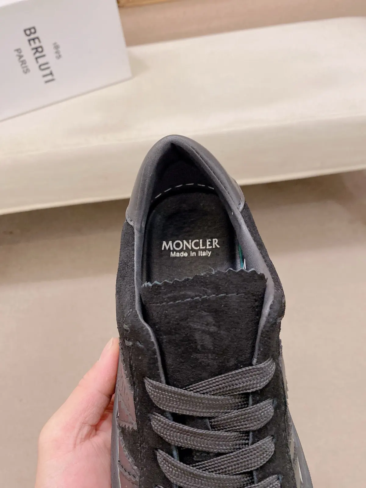 Moncler男 Style Leather Men's Shoes Lookbook Reference image 6