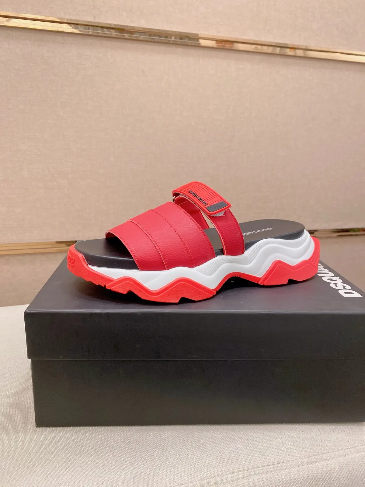 Moncler男 Style Leather Men's Shoes Lookbook Reference image 1