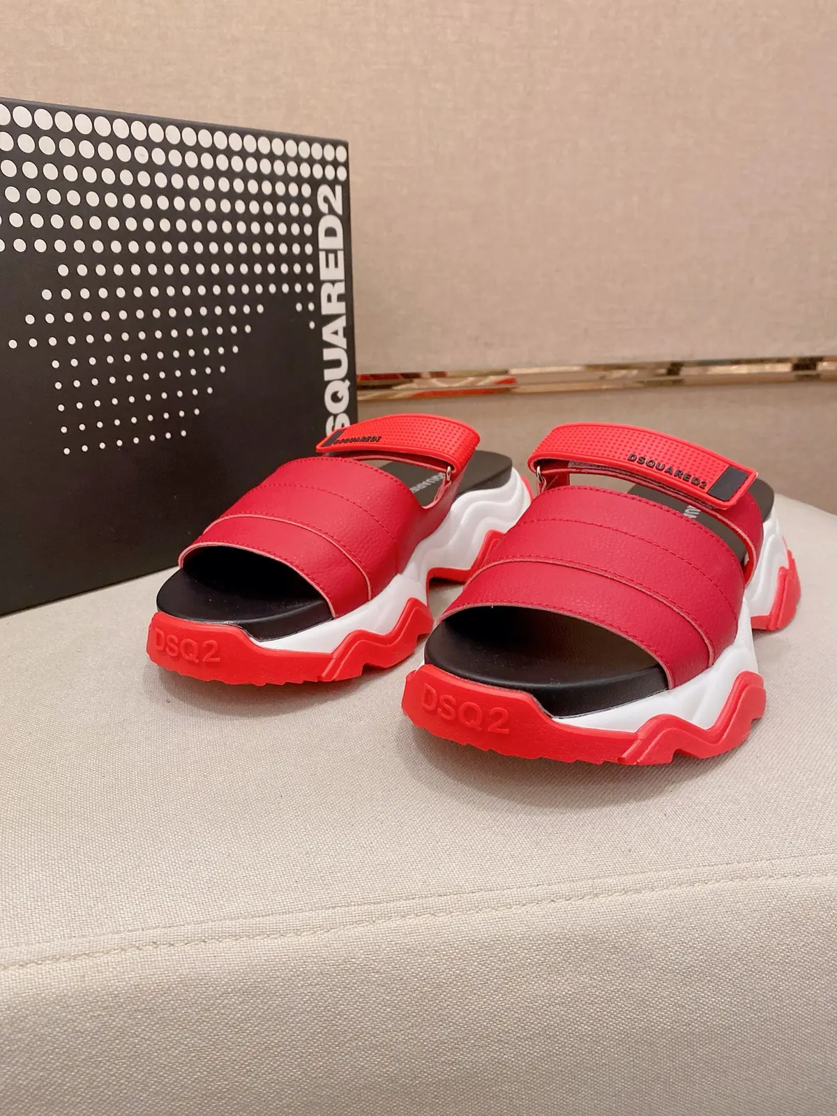 Moncler男 Style Leather Men's Shoes Lookbook Reference image 5